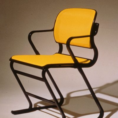 Keltainen Carbonara-tuoli