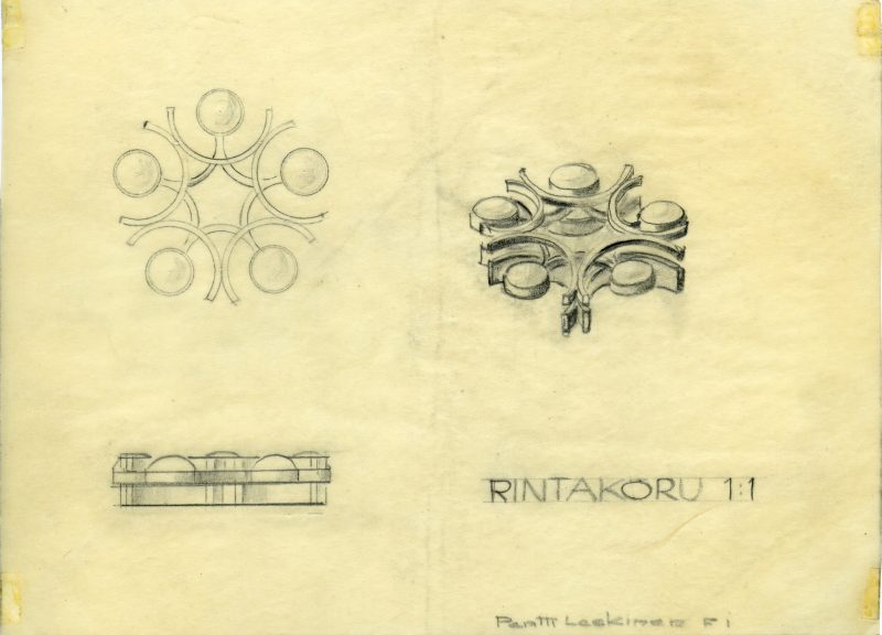 Hopeisen rintakorun luonnos.